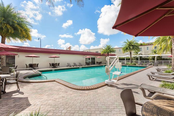 Ramada by Wyndham Miami Springs / Miami International Airport
