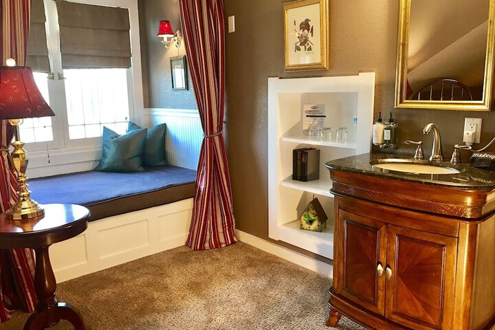 Room 35 of 65
