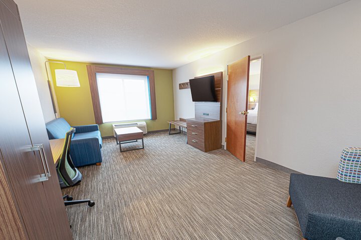 Room 10 of 33