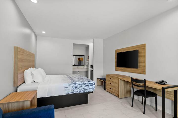 Americas Best Value Inn & Suites Tomball Grand Parkway