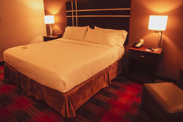 Holiday Inn Express & Suites Cumberland - La Vale by IHG