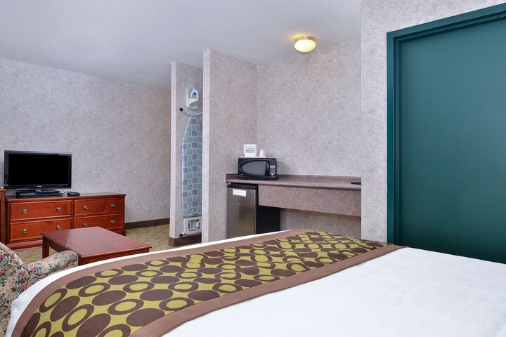 Room 20 of 28
