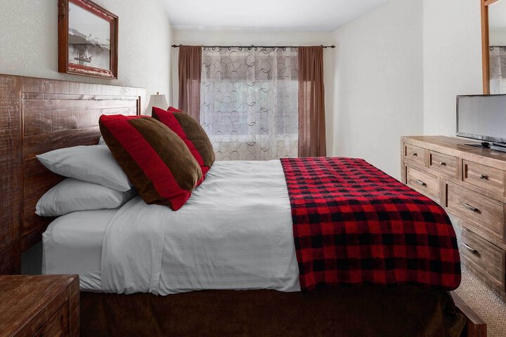 Lodge at Whitefish Lake