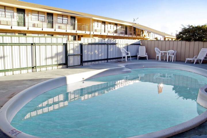 Pool 4 of 26