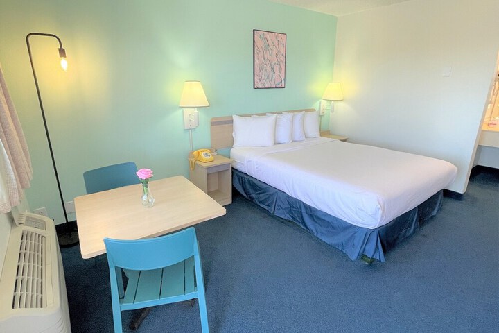 Room 54 of 74