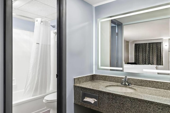 Days Inn by Wyndham Salina South