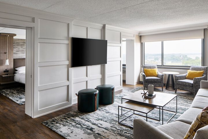 Room 46 of 104