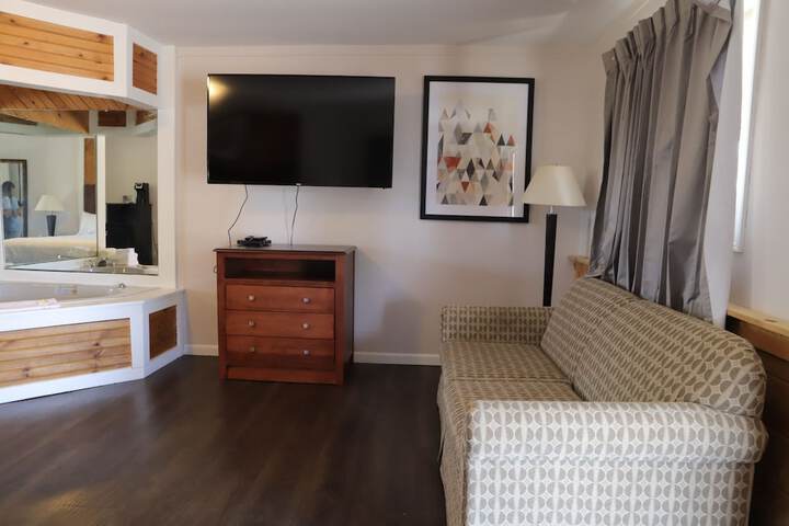Room 10 of 32