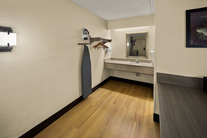 Room 20 of 27