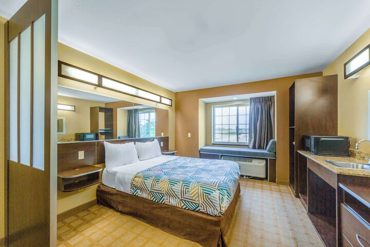 Room 11 of 34