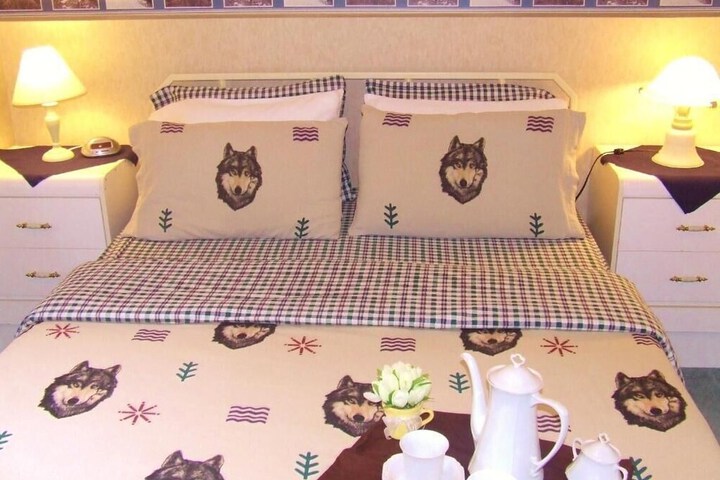 Silvern Lake Trail Bed & Breakfast