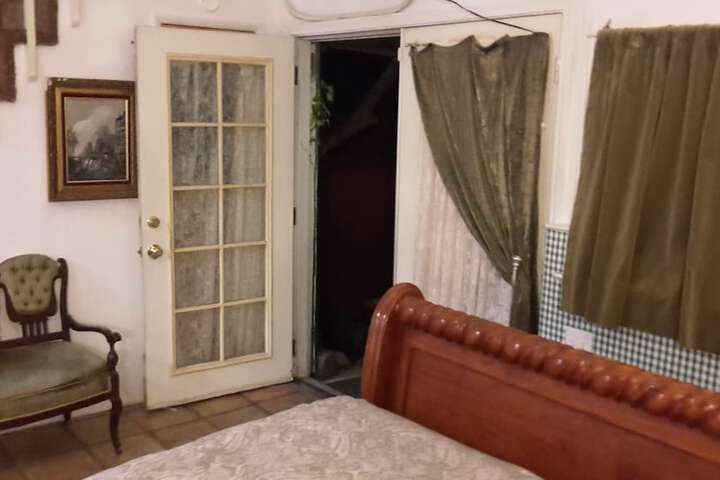 Room 18 of 24