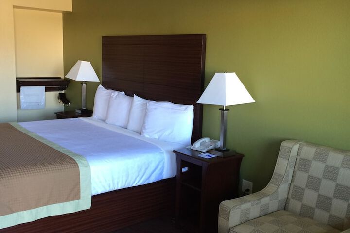 Room 12 of 24
