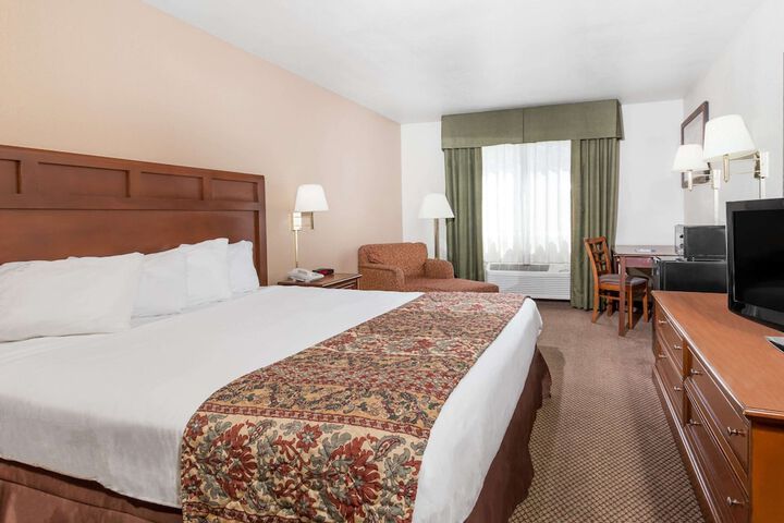 Room 10 of 35