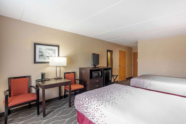 Room 43 of 61