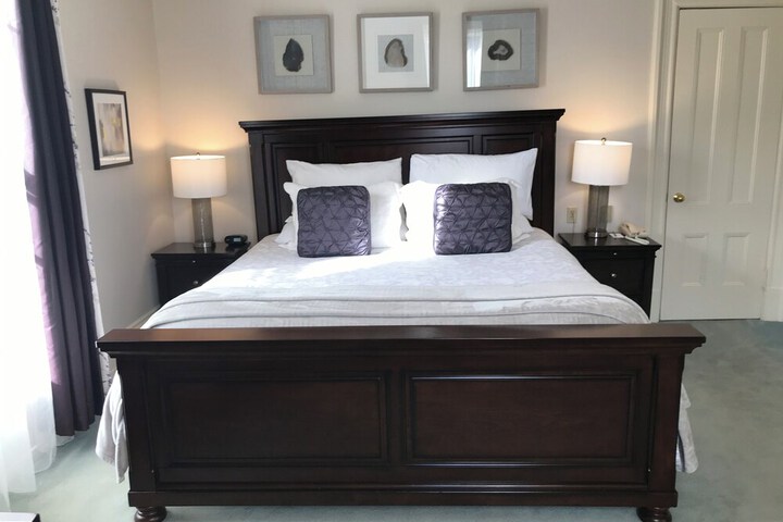 Tattingstone Inn
