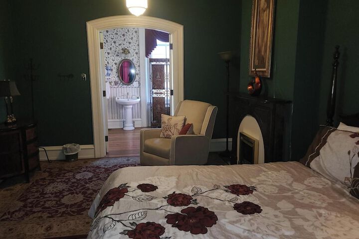 Room 19 of 34