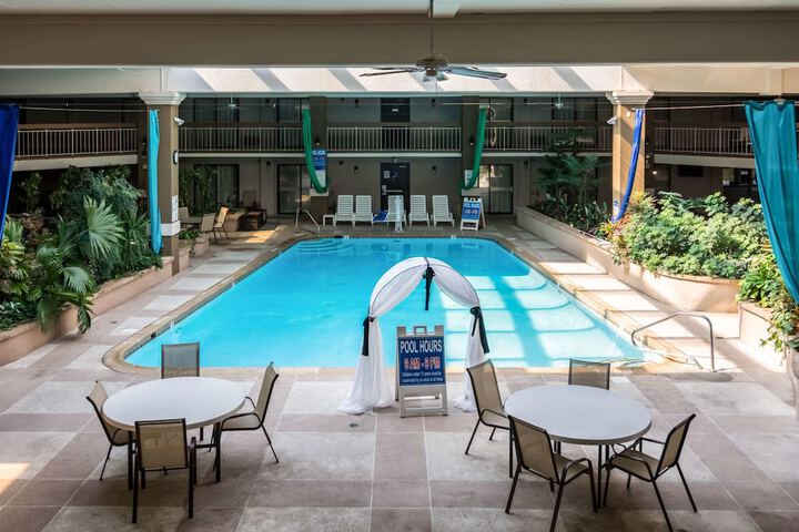 Pool 4 of 24