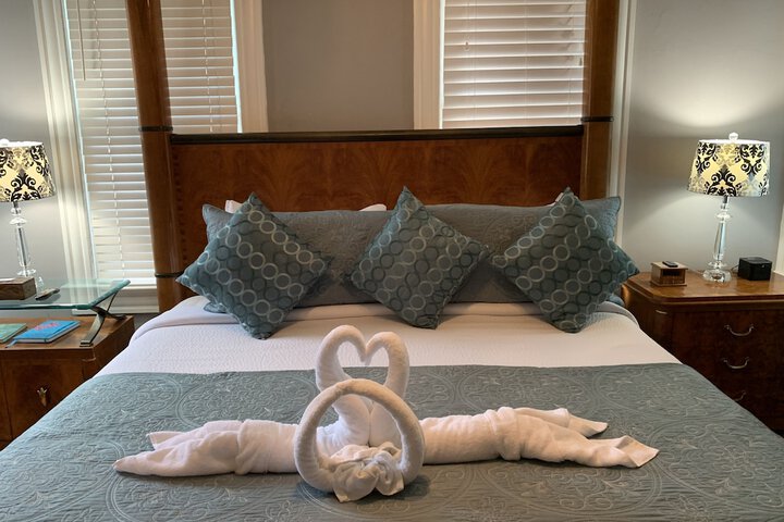 Peace & Plenty Inn Bed & Breakfast