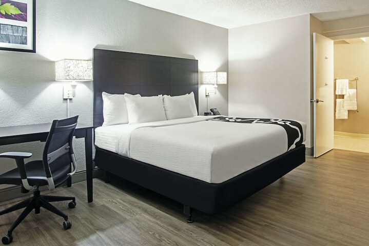 Room 48 of 70