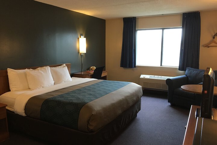 Room 11 of 48