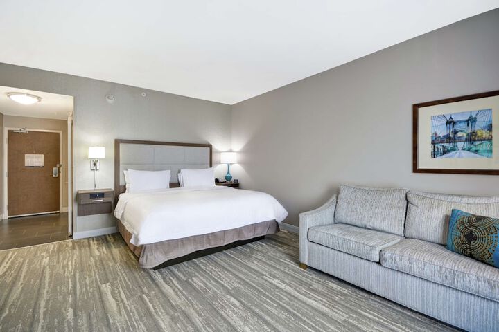 Room 32 of 61