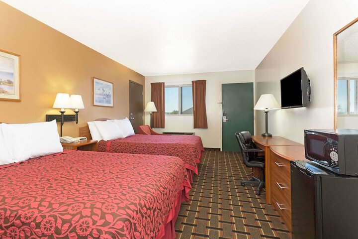 Room 15 of 16