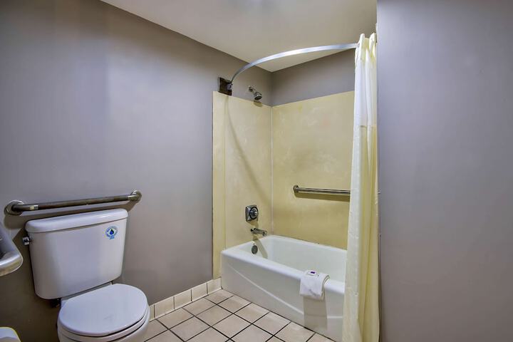 Room 8 of 27