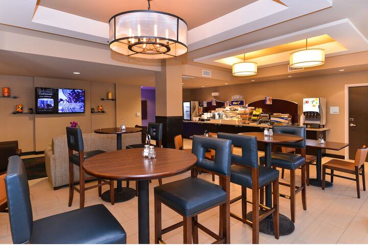 Holiday Inn Express & Suites Indio - Coachella Valley by IHG