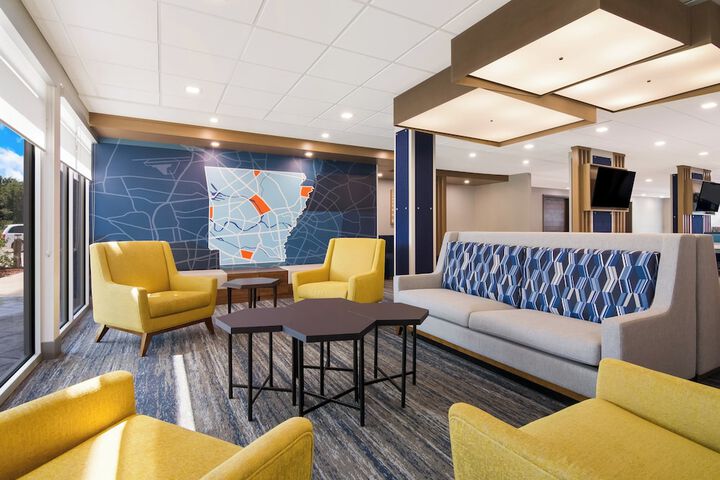 Holiday Inn Express & Suites Springdale Fayetteville Area by IHG