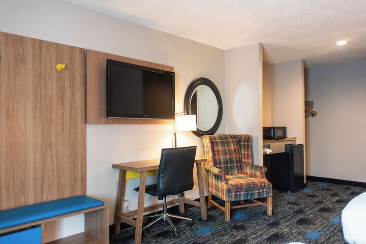Room 13 of 26