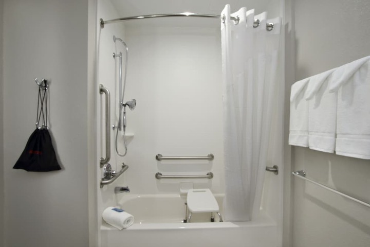 Room 10 of 42