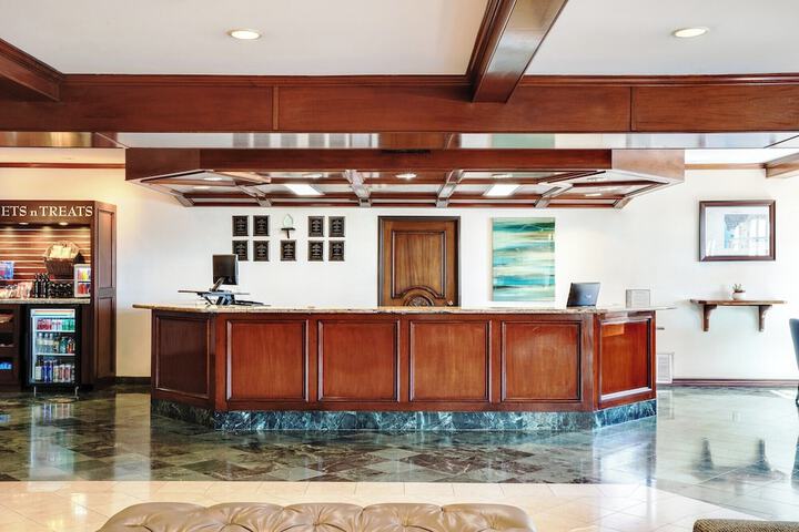 Ayres Suites Diamond Bar