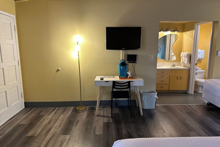 Room 47 of 65