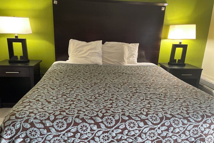 Room 7 of 15