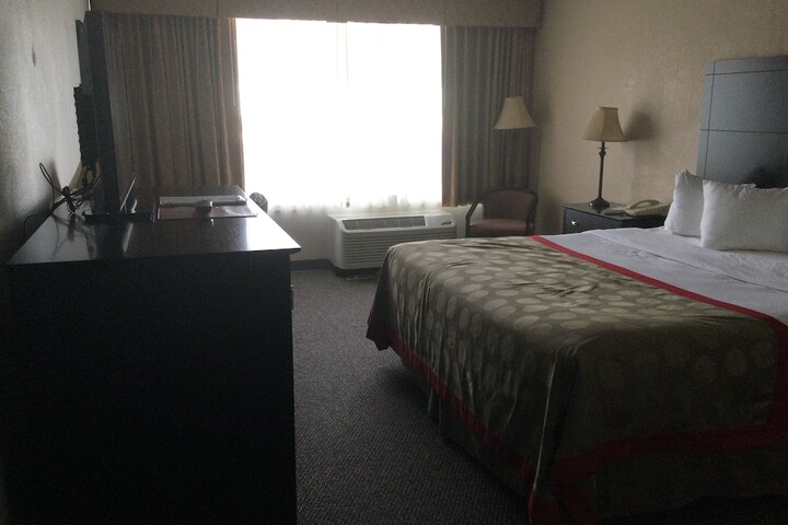 Room 9 of 36