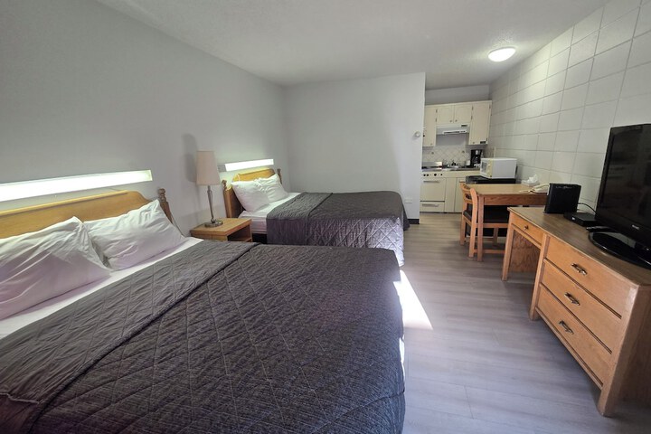 Camelot Court Motel