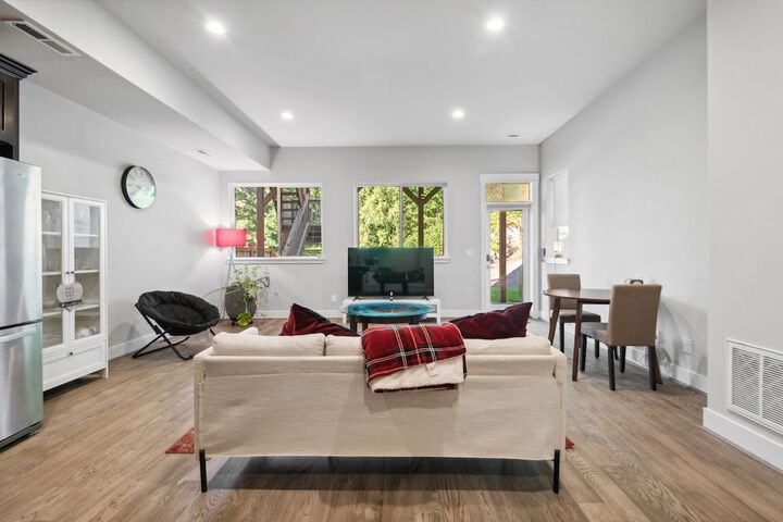 Cozy 1br Retreat in Sammamish 1 Bedroom Apts