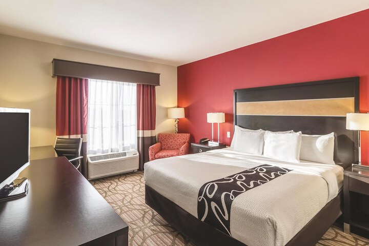 La Quinta Inn & Suites by Wyndham Fargo-Medical Center