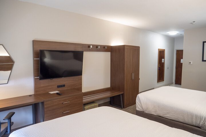 Holiday Inn Express & Suites Greenville Airport by IHG