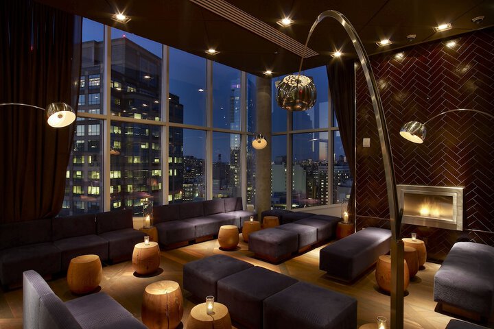 Lounge 40 of 59