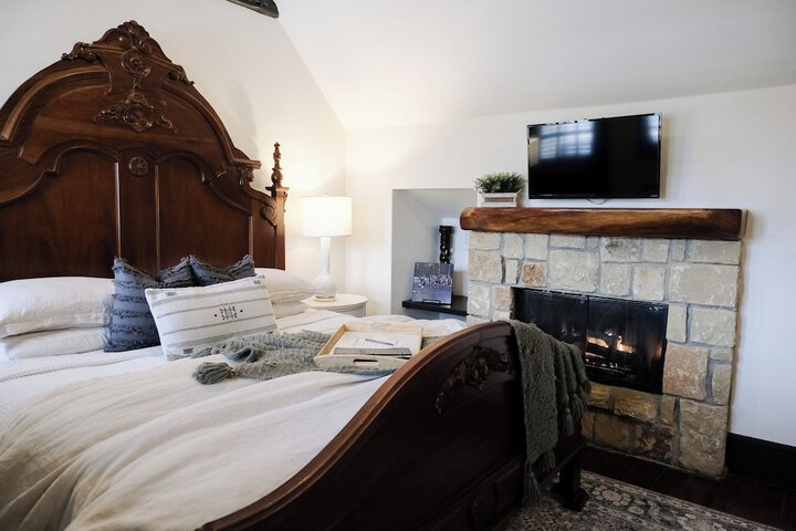 The Winchester Lodge