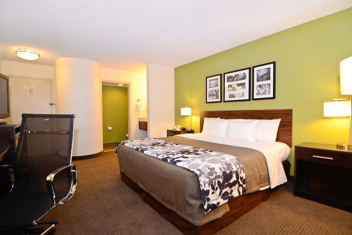 Room 18 of 65