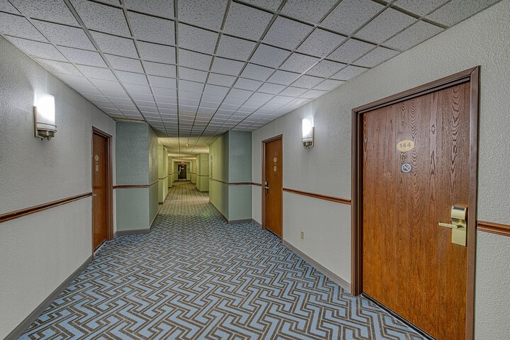 Ballroom/Hall 38 of 43