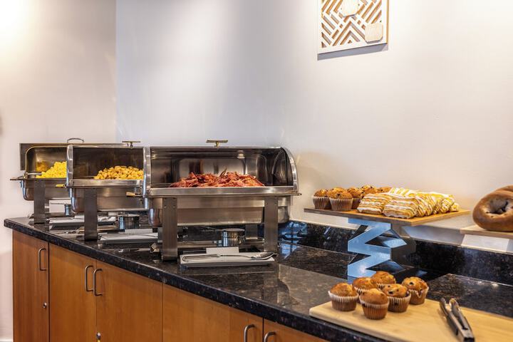 Breakfast/Coffee Service 136 of 157