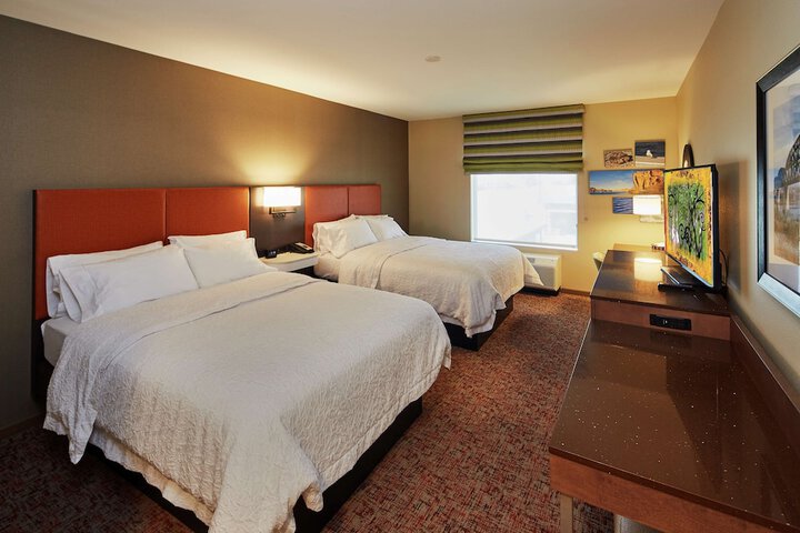 Room 32 of 47