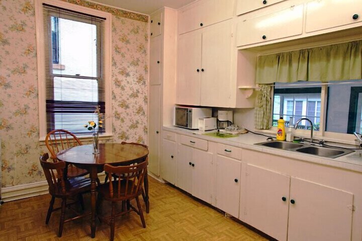 Towle House 1006