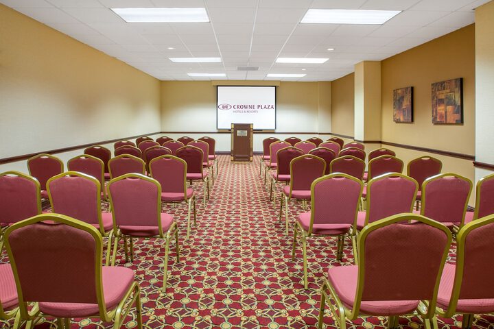 Crowne Plaza Cleveland Airport by IHG