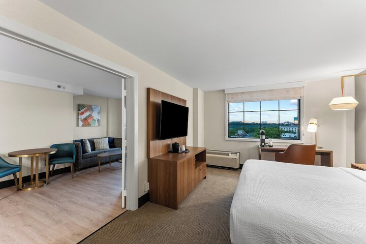 Holiday Inn Niagara Falls State Park Entry by IHG