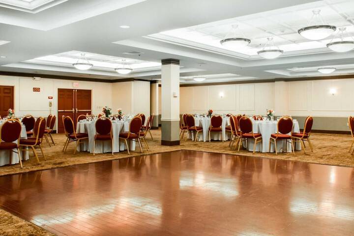 Comfort Suites Downtown Carlisle